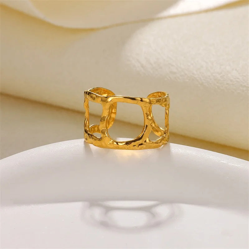 Textured Aura Ring - 18k Gold